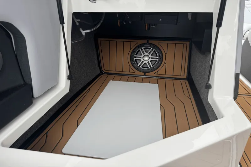 Slide: The Image of Nautique Super Air Nautique S23 2026 - 38