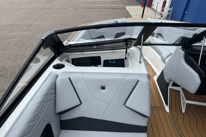 Slide: The Image of Nautique Super Air Nautique S23 2026 - 40
