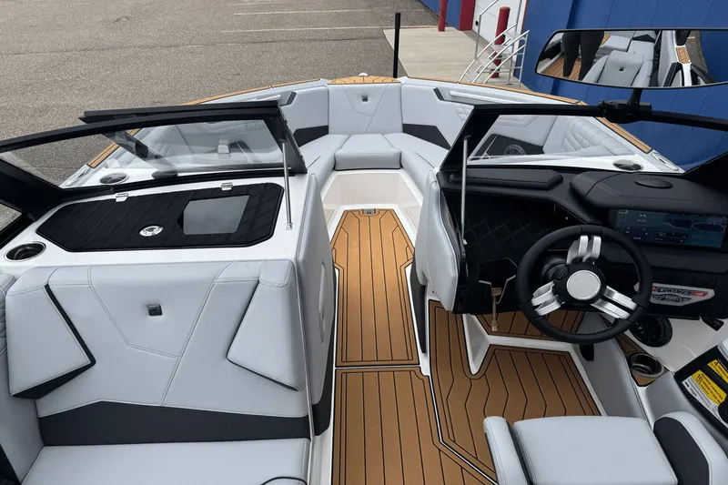 Slide: The Image of Nautique Super Air Nautique S23 2026 - 50