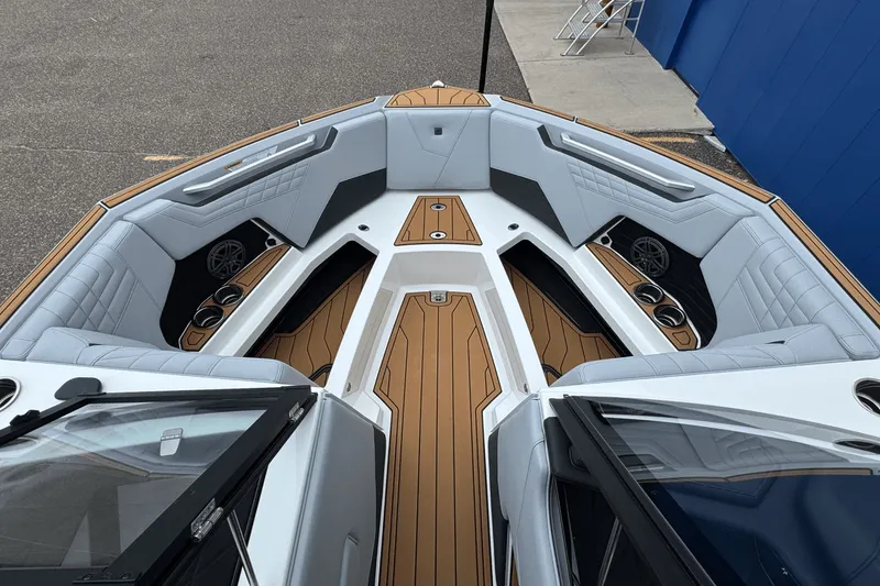 Slide: The Image of Nautique Super Air Nautique S23 2026 - 53