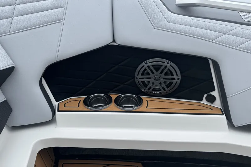 Slide: The Image of Nautique Super Air Nautique S23 2026 - 55