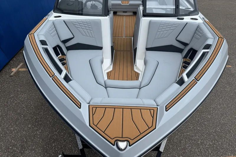 Slide: The Image of Nautique Super Air Nautique S23 2026 - 56