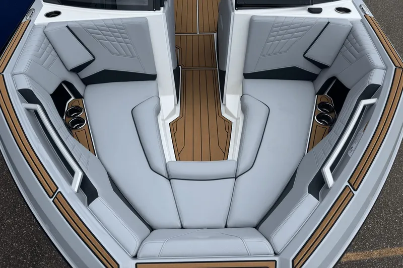 Slide: The Image of Nautique Super Air Nautique S23 2026 - 57