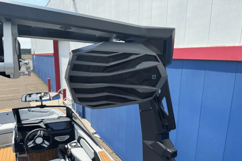 Slide: The Image of Nautique Super Air Nautique S21 2026 - 15