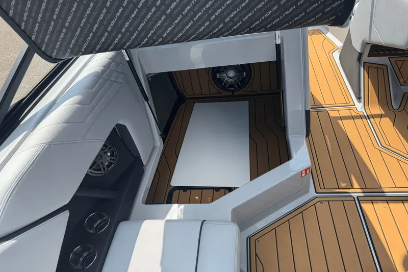 Slide: The Image of Nautique Super Air Nautique S21 2026 - 27