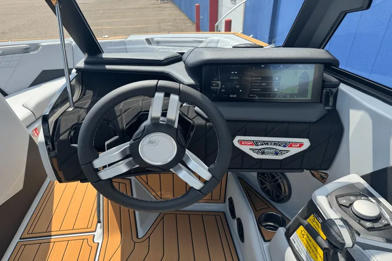 Slide: The Image of Nautique Super Air Nautique S21 2026 - 38