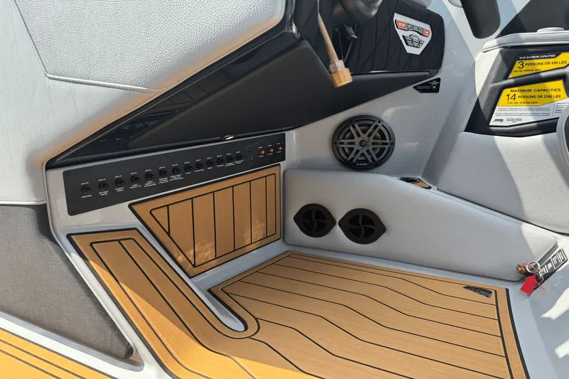 Slide: The Image of Nautique Super Air Nautique S21 2026 - 40