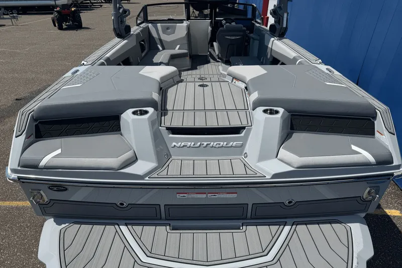 Slide: The Image of Nautique Super Air Nautique GS24 2026 - 5