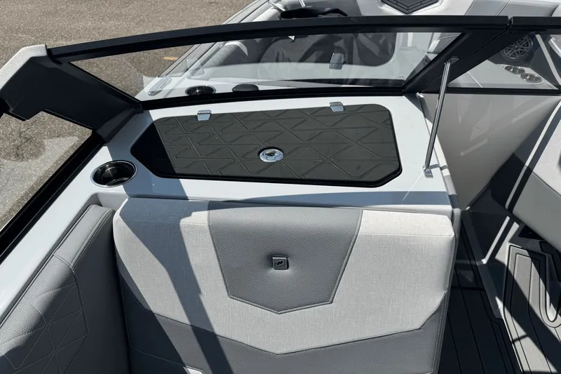 Slide: The Image of Nautique Super Air Nautique GS24 2026 - 28