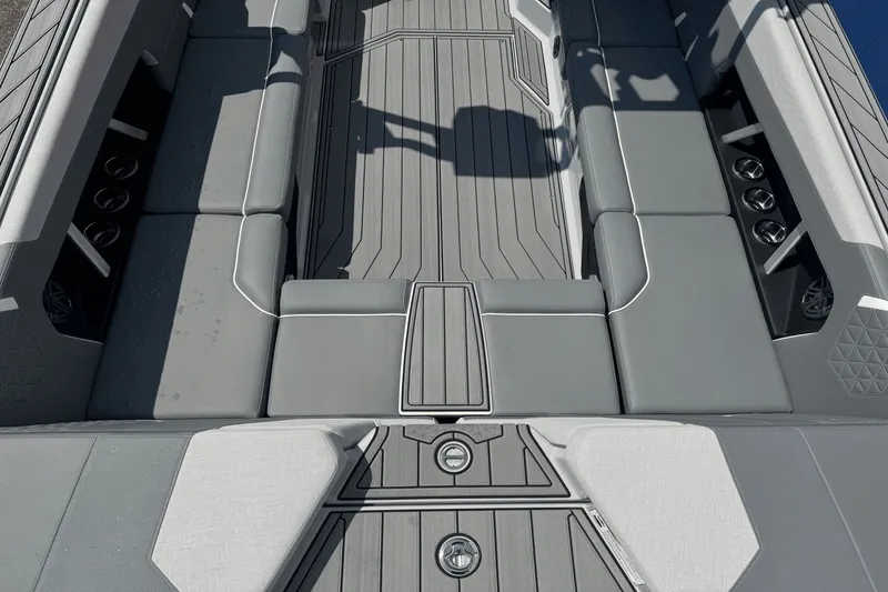 Slide: The Image of Nautique Super Air Nautique GS24 2026 - 12