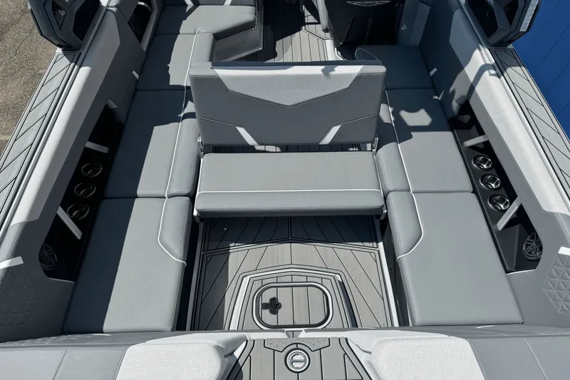 Slide: The Image of Nautique Super Air Nautique GS24 2026 - 14