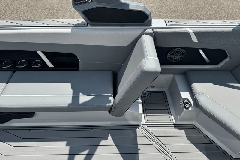 Slide: The Image of Nautique Super Air Nautique GS24 2026 - 24