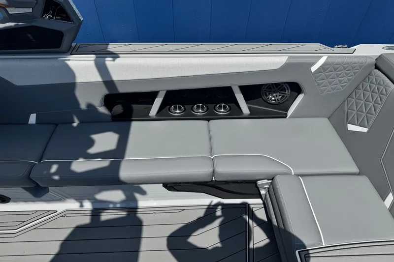Slide: The Image of Nautique Super Air Nautique GS24 2026 - 18