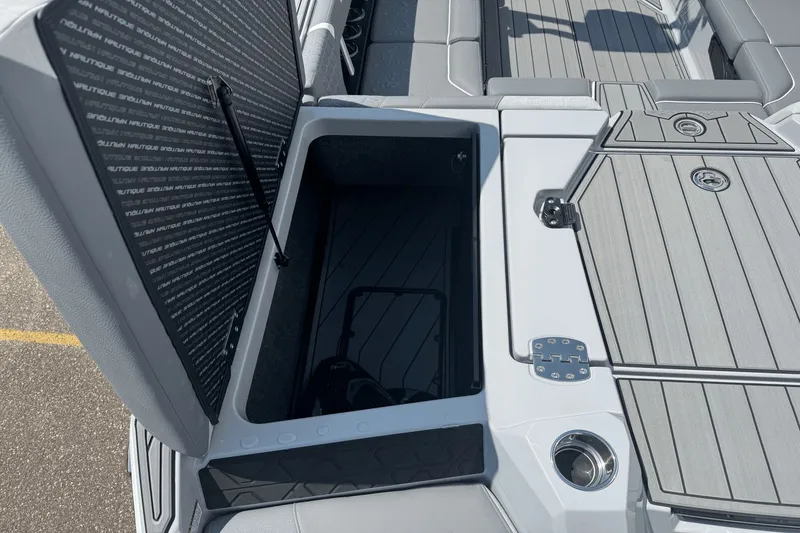 Slide: The Image of Nautique Super Air Nautique GS24 2026 - 8