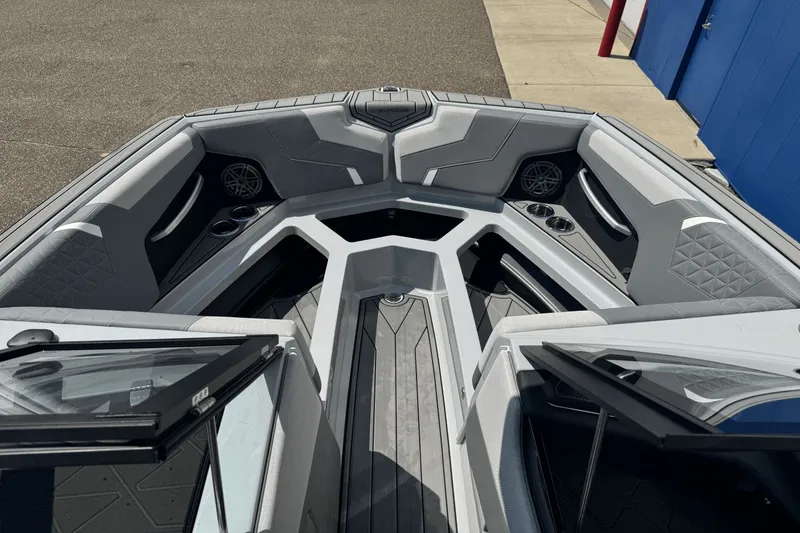 Slide: The Image of Nautique Super Air Nautique GS24 2026 - 38