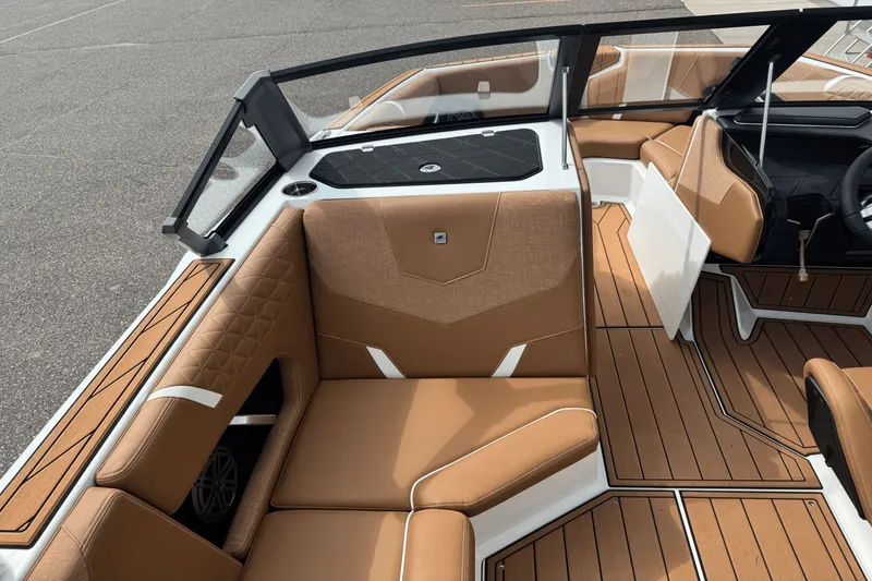 Slide: The Image of Nautique Super Air Nautique GS20 2026 - 32