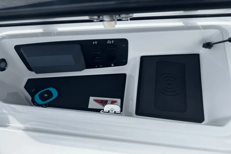 Slide: The Image of Nautique Super Air Nautique GS20 2026 - 34