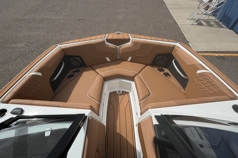 Slide: The Image of Nautique Super Air Nautique GS20 2026 - 44