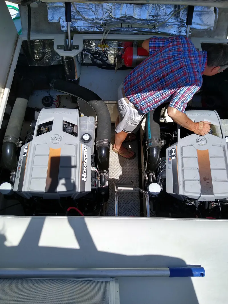 Slide: The Image of Trojan 400 Express Yacht 2000 - 6