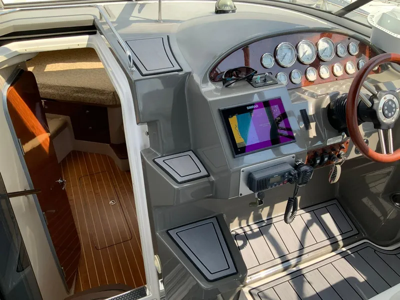 Slide: The Image of Regal 3360 Window Express 2009 - 14