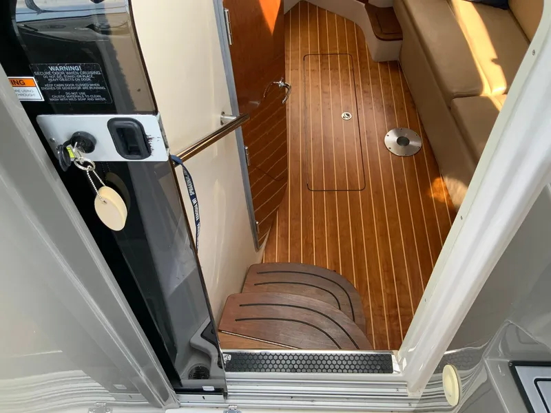 Slide: The Image of Regal 3360 Window Express 2009 - 16