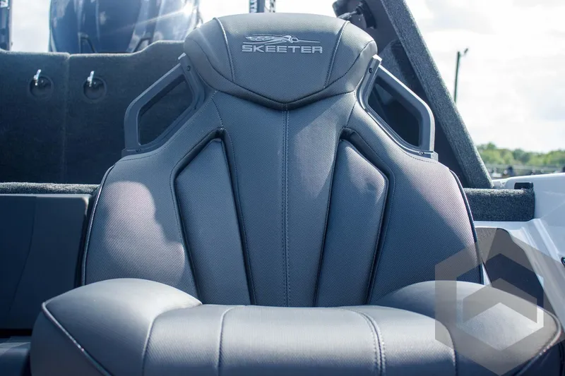 Slide: The Image of 2025 Skeeter ZXR 20 boat seat, featuring sleek design and premium upholstery. - 29