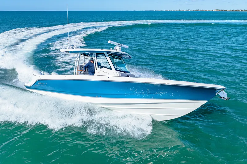 Slide: The Image of Boston Whaler 360 Outrage 2026 - 3