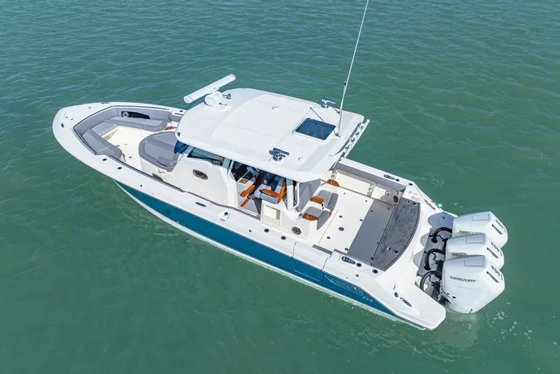 Slide: The Image of Boston Whaler 360 Outrage 2026 - 47