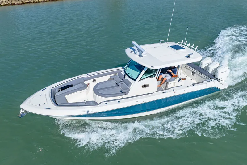Slide: The Image of Boston Whaler 360 Outrage 2026 - 59