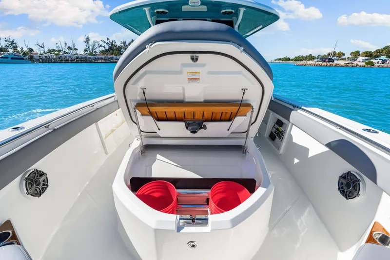 Slide: The Image of Boston Whaler 360 Outrage 2026 - 72