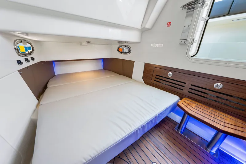 Slide: The Image of Boston Whaler 360 Outrage 2026 - 77