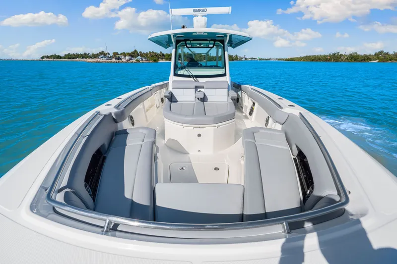 Slide: The Image of Boston Whaler 360 Outrage 2026 - 9