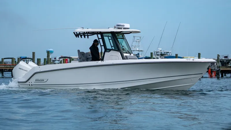 Slide: The Image of Boston Whaler 280 Outrage 2026 - 0