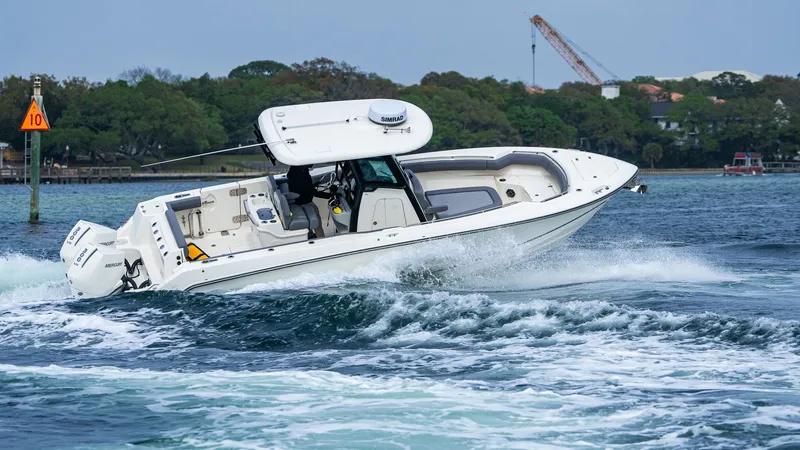 Slide: The Image of Boston Whaler 280 Outrage 2026 - 1