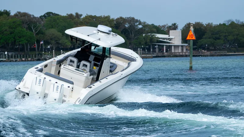 Slide: The Image of Boston Whaler 280 Outrage 2026 - 13