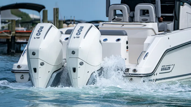 Slide: The Image of Boston Whaler 280 Outrage 2026 - 17