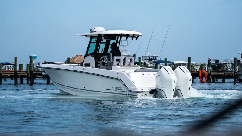 Slide: The Image of Boston Whaler 280 Outrage 2026 - 23