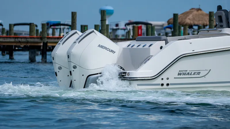 Slide: The Image of Boston Whaler 280 Outrage 2026 - 26