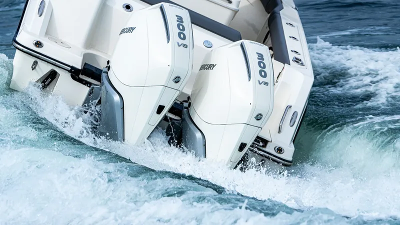 Slide: The Image of Boston Whaler 280 Outrage 2026 - 28