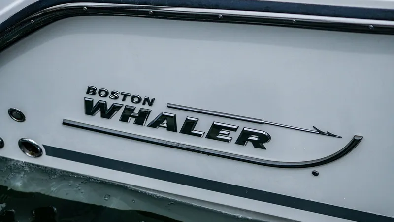 Slide: The Image of Boston Whaler 280 Outrage 2026 - 30