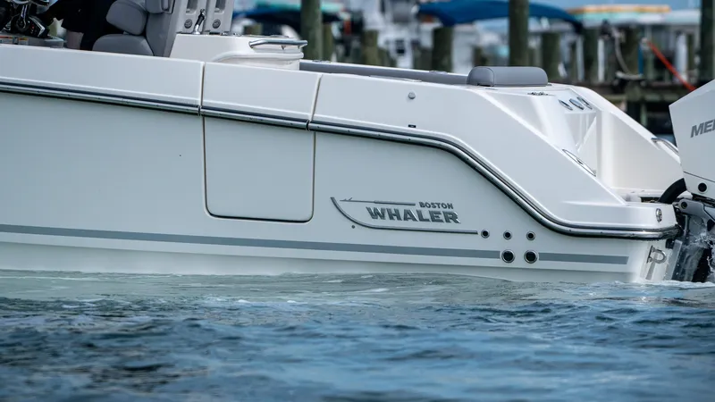 Slide: The Image of Boston Whaler 280 Outrage 2026 - 31