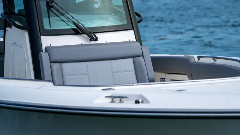 Slide: The Image of Boston Whaler 280 Outrage 2026 - 32