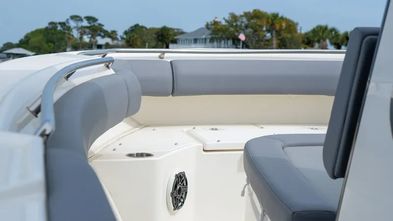Slide: The Image of Boston Whaler 280 Outrage 2026 - 33
