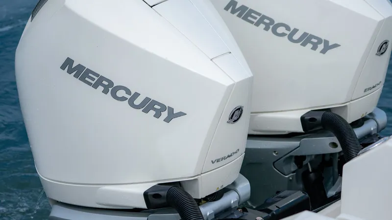 Slide: The Image of Boston Whaler 280 Outrage 2026 - 35