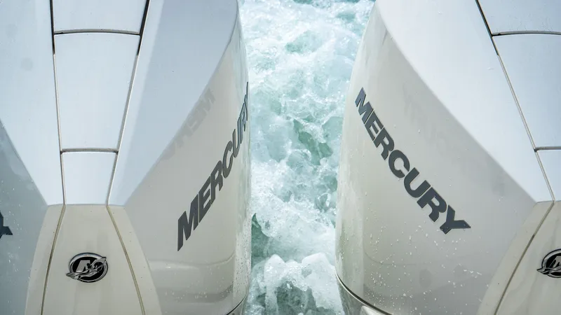 Slide: The Image of Boston Whaler 280 Outrage 2026 - 36