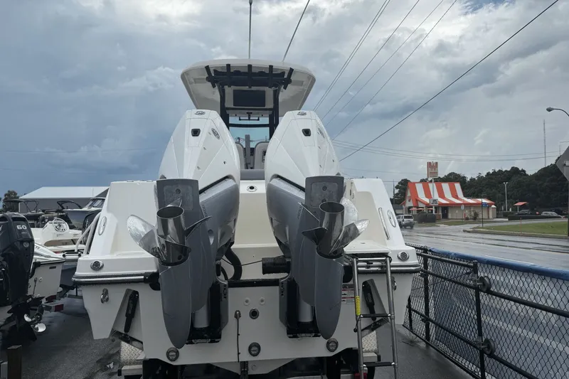 Slide: The Image of Boston Whaler 280 Outrage 2026 - 38