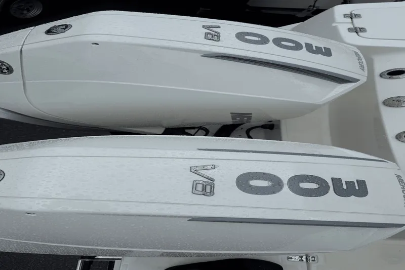 Slide: The Image of Boston Whaler 280 Outrage 2026 - 43