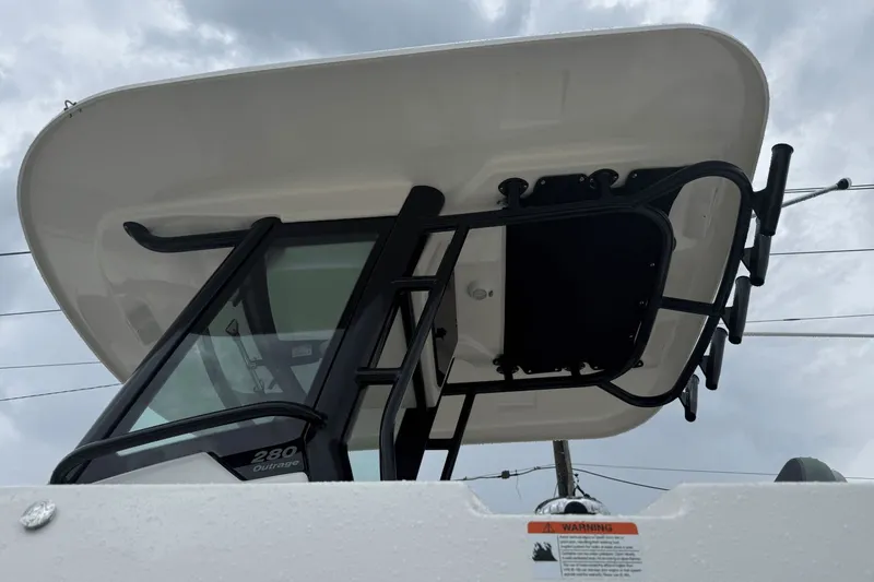 Slide: The Image of Boston Whaler 280 Outrage 2026 - 48