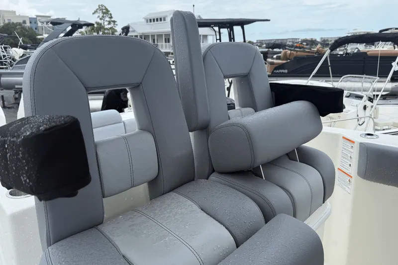 Slide: The Image of Boston Whaler 280 Outrage 2026 - 51