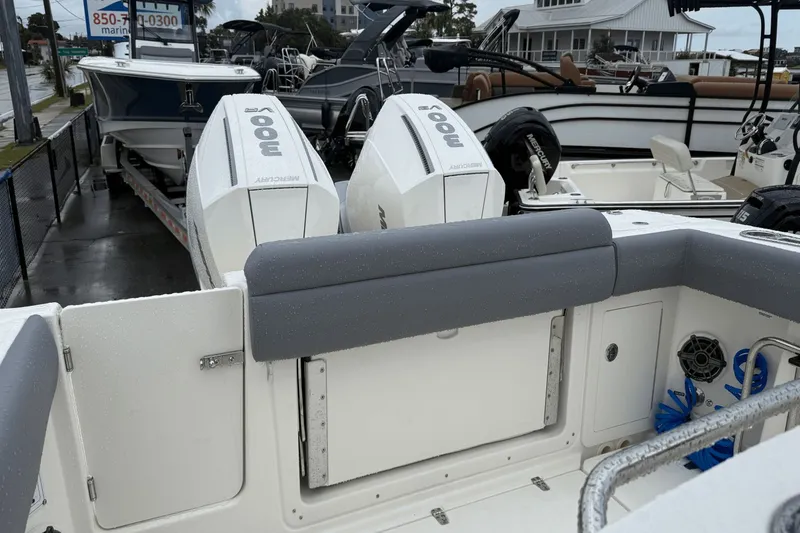 Slide: The Image of Boston Whaler 280 Outrage 2026 - 54